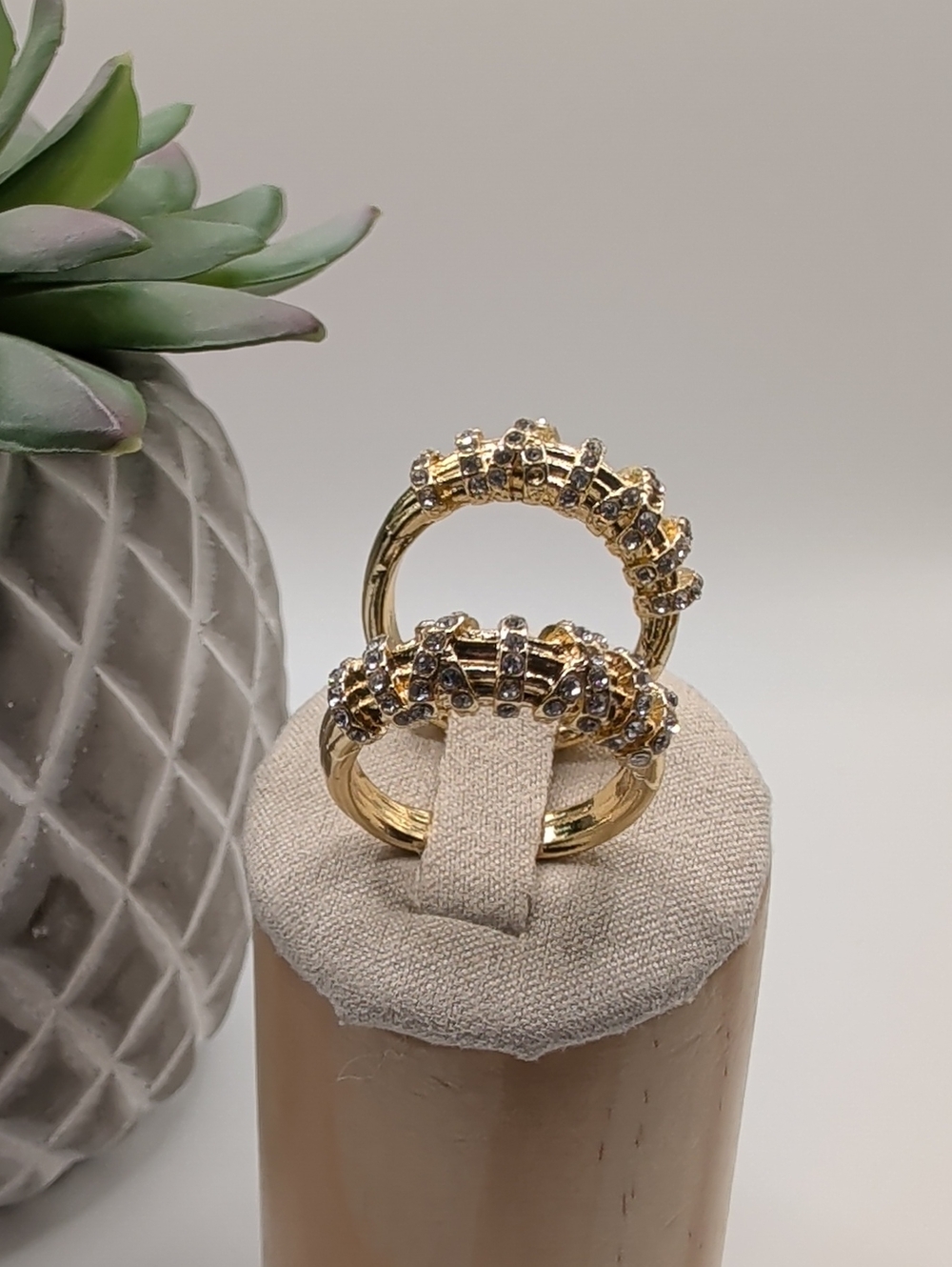 Pavé Ribbed Wrap Ring - Picture 2 of 5